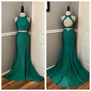 NEW STUDIO 17 SZ 0 JADE NUDE ILLUSION TWO PIECE BEAD FORMAL GOWN